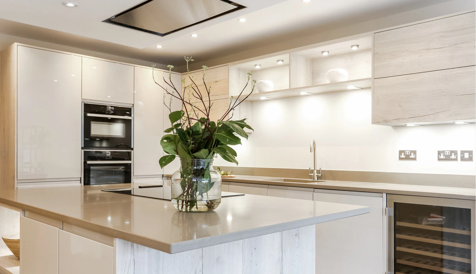 Light contemporary kitchen at White house gardens