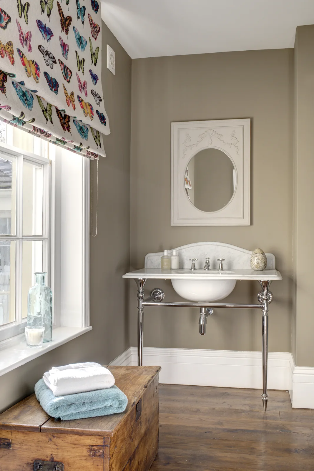 Classic bathroom — project photograph 4