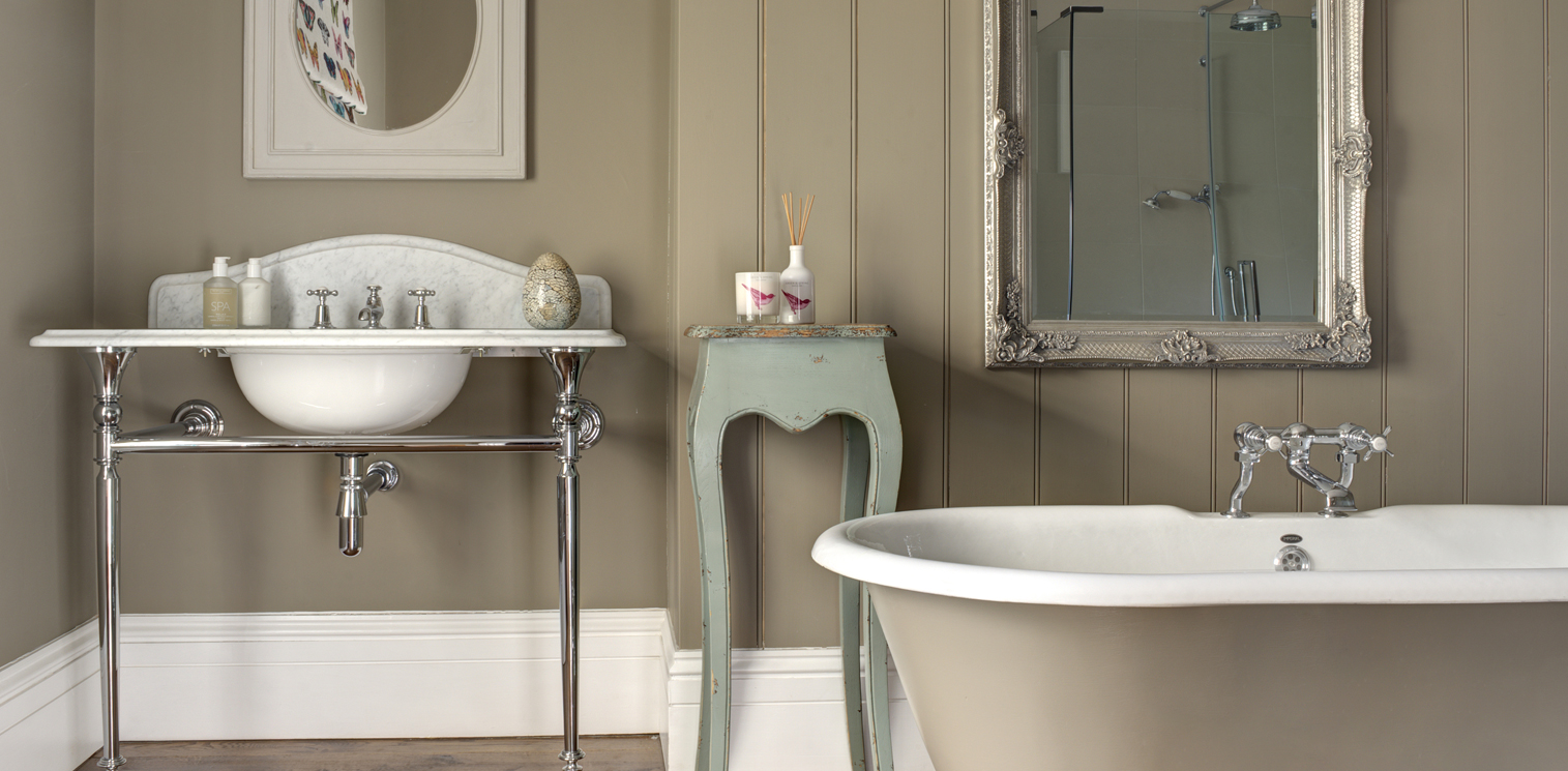rustic bathroom style